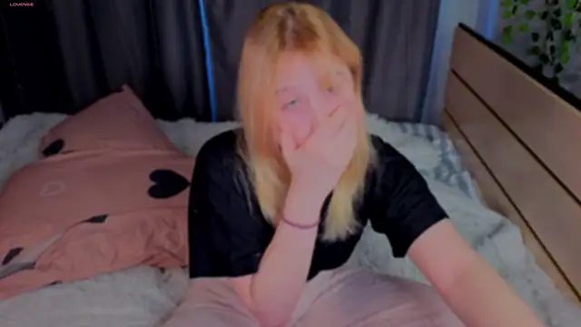 Snapshot of unburnedgirl chatting on May 22, 2026, 2:22 pm unburnedgirl online show from May 22, 2026, 2:22 pm