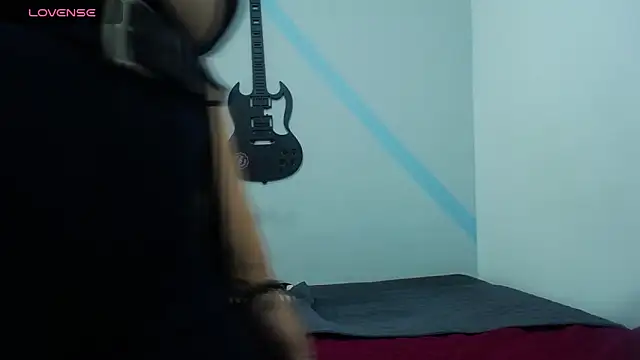 Snapshot of Luna__white chatting on March 31, 2026, 4:40 pm Luna white online show from March 31, 2026, 4:40 pm