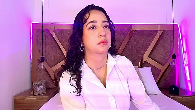 Snapshot of bella_swwan_ chatting on June 17, 2026, 1:34 pm bella swwan online show from June 17, 2026, 1:34 pm