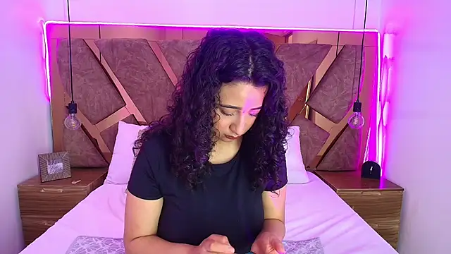 Snapshot of bella_swwan_ chatting on July 8, 2026, 2:43 pm bella swwan online show from July 8, 2026, 2:43 pm