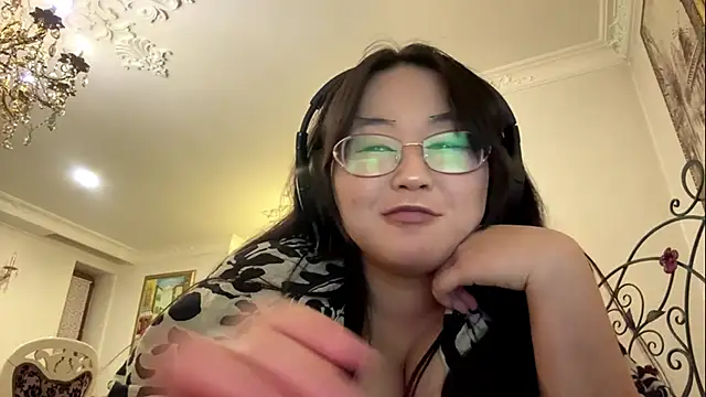 Snapshot of Feylinmay chatting on April 25, 2026, 1:41 pm Feylinmay online show from April 25, 2026, 1:41 pm