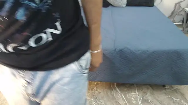 Issack 69 online show from April 23, 2026, 2:57 am