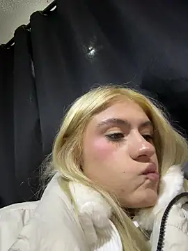 Lia fire online show from May 31, 2026, 2:53 am