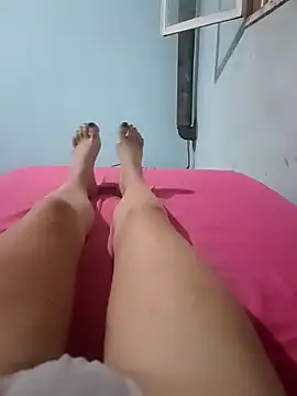 Skinnygirljulie online show from April 1, 2026, 5:41 am