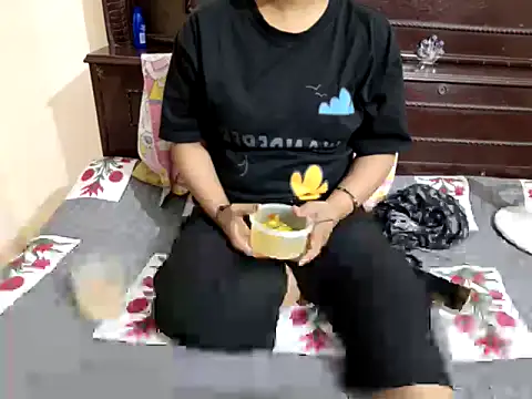 Snapshot of Red_Wine3344 chatting on March 31, 2026, 7:31 am Red Wine3344 online show from March 31, 2026, 7:31 am