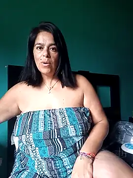 Snapshot of lucianamorocha chatting on May 8, 2026, 1:05 pm lucianamorocha online show from May 8, 2026, 1:05 pm