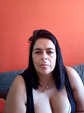 Snapshot of lucianamorocha chatting on May 11, 2026, 4:04 pm lucianamorocha online show from May 11, 2026, 4:04 pm