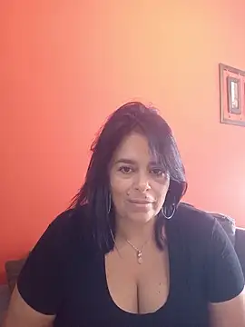 Snapshot of lucianamorocha chatting on May 20, 2026, 5:08 pm lucianamorocha online show from May 20, 2026, 5:08 pm