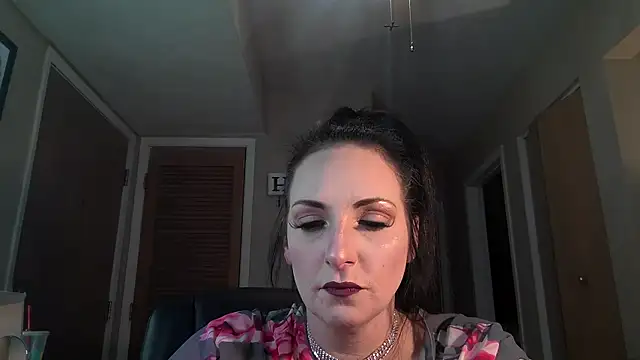taylorsunshine online show from April 1, 2026, 11:24 pm