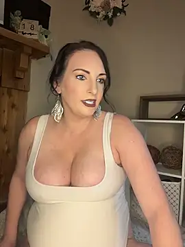 Snapshot of taylorsunshine chatting on June 19, 2026, 1:32 am taylorsunshine online show from June 19, 2026, 1:32 am