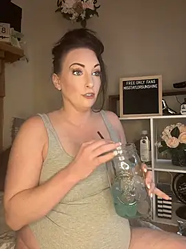 Snapshot of taylorsunshine chatting on June 21, 2026, 10:34 pm taylorsunshine online show from June 21, 2026, 10:34 pm