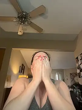Snapshot of taylorsunshine chatting on August 1, 2026, 10:30 pm taylorsunshine online show from August 1, 2026, 10:30 pm
