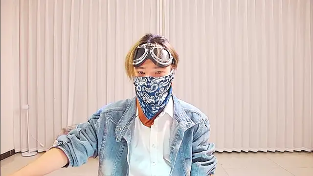 Snapshot of wumei-001 chatting on April 1, 2026, 12:50 pm wumei-001 online show from April 1, 2026, 12:50 pm