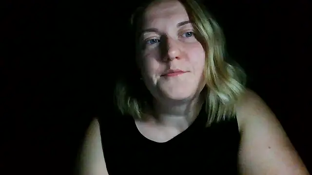TinaKittyX online show from May 15, 2026, 9:22 pm