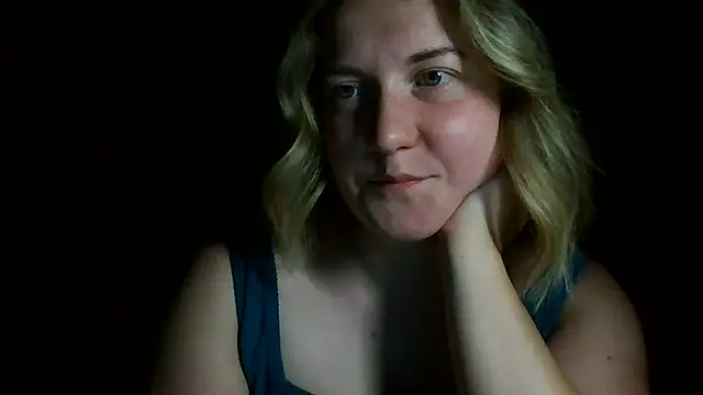 TinaKittyX online show from May 16, 2026, 7:56 pm