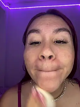 TiffanySton online show from April 3, 2026, 4:16 pm