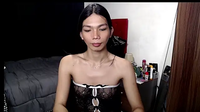 hikarilust23xx online show from June 9, 2026, 8:09 pm