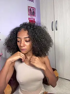 Rolyloren1 online show from May 14, 2026, 1:40 pm