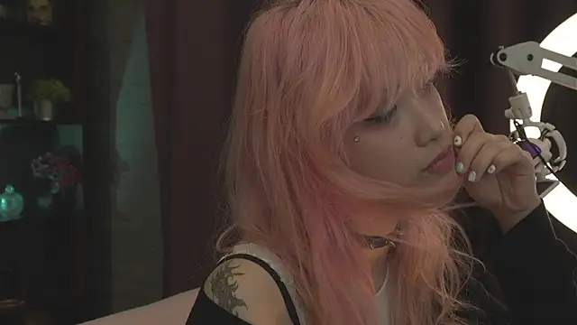 Snapshot of MikuMikiLeak chatting on April 1, 2026, 8:37 am MikuMikiLeak online show from April 1, 2026, 8:37 am