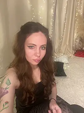 Snapshot of milanique chatting on April 20, 2026, 2:20 pm milanique online show from April 20, 2026, 2:20 pm