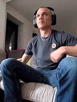 jocass1628 online show from April 4, 2026, 10:57 am