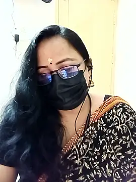 Snapshot of monisha_cam chatting on June 4, 2026, 4:51 am monisha cam online show from June 4, 2026, 4:51 am