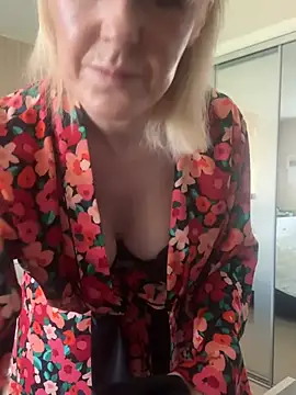 Laylaskyexx online show from June 5, 2026, 6:52 am