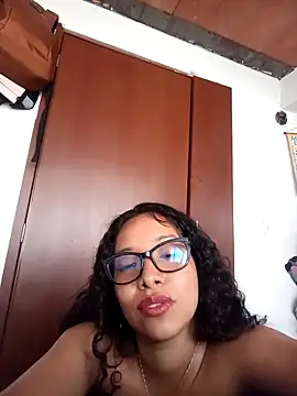 Wolfamara online show from April 30, 2026, 8:57 pm