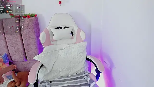 alisson boobs   online show from June 2, 2026, 10:12 pm