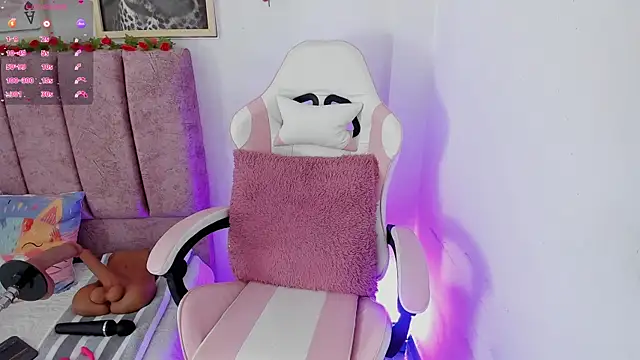 alisson boobs   online show from July 13, 2026, 12:19 pm