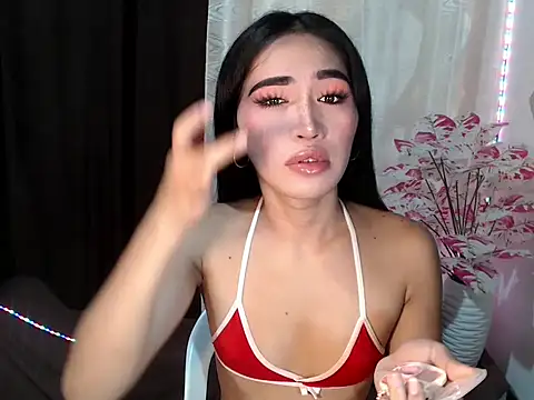 Snapshot of urasiankylie chatting on July 7, 2026, 4:33 pm urasiankylie online show from July 7, 2026, 4:33 pm