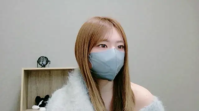 YUA 0425 online show from April 23, 2026, 8:35 am