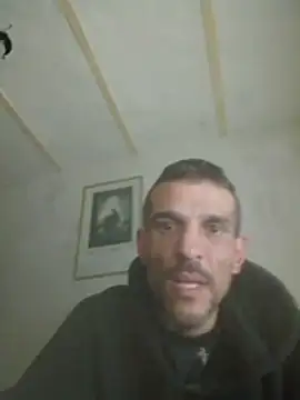 Guillelp online show from May 18, 2026, 11:21 pm