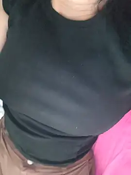 Snapshot of sara_41 chatting on July 5, 2026, 11:17 am sara 41 online show from July 5, 2026, 11:17 am