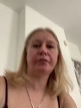 MilaLila204 online show from April 22, 2026, 9:55 am