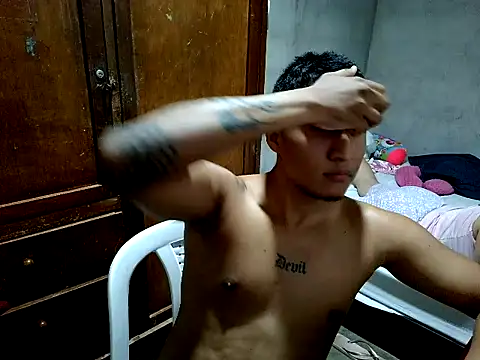 Snapshot of JuanchoCol_ chatting on April 17, 2026, 12:46 am JuanchoCol online show from April 17, 2026, 12:46 am