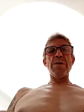 Snapshot of chris-sbh11 chatting on June 12, 2026, 4:50 pm chris-sbh11 online show from June 12, 2026, 4:50 pm