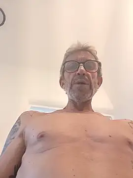 Snapshot of chris-sbh11 chatting on June 17, 2026, 3:46 pm chris-sbh11 online show from June 17, 2026, 3:46 pm