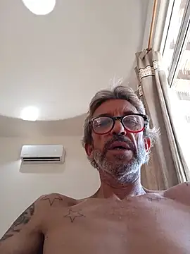 Snapshot of chris-sbh11 chatting on July 28, 2026, 5:34 pm chris-sbh11 online show from July 28, 2026, 5:34 pm