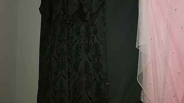 mia hart online show from May 17, 2026, 11:34 pm