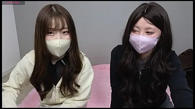 karen3737 online show from April 30, 2026, 2:12 pm