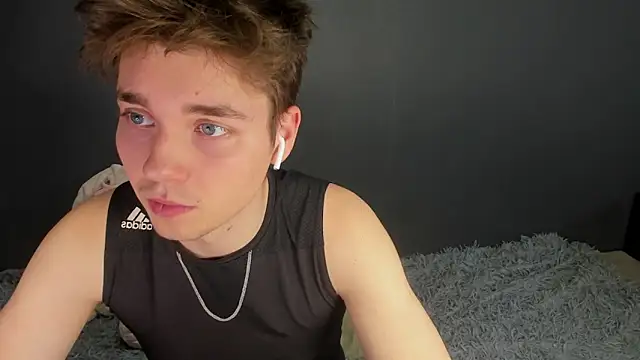 Snapshot of zeriax chatting on April 6, 2026, 1:36 am zeriax online show from April 6, 2026, 1:36 am