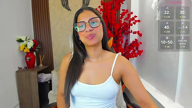 Snapshot of Atiena_ chatting on July 14, 2026, 7:52 pm Atiena online show from July 14, 2026, 7:52 pm