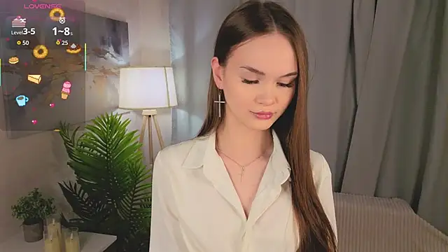 Snapshot of LuraPodraza chatting on May 24, 2026, 4:12 pm LuraPodraza online show from May 24, 2026, 4:12 pm