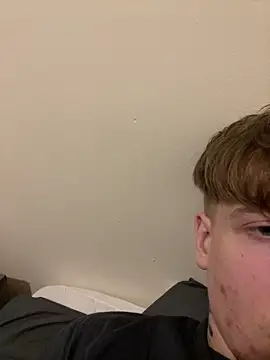 Bigdic321453 online show from April 3, 2026, 9:02 pm