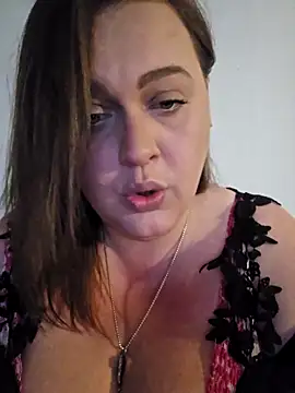 Snapshot of Blondibaby chatting on May 4, 2026, 7:43 pm Blondibaby online show from May 4, 2026, 7:43 pm