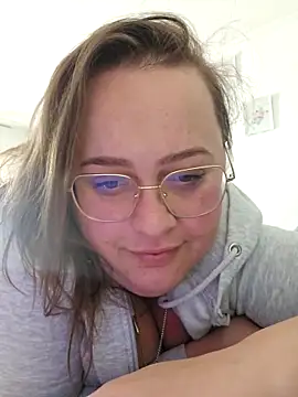 Snapshot of Blondibaby chatting on May 19, 2026, 6:20 am Blondibaby online show from May 19, 2026, 6:20 am