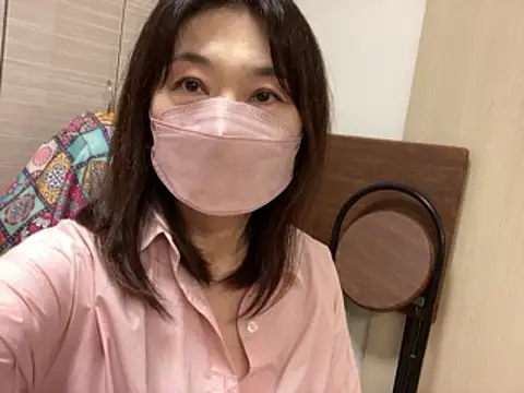 Snapshot of lemonade_madame chatting on June 10, 2026, 1:32 pm lemonade madame online show from June 10, 2026, 1:32 pm