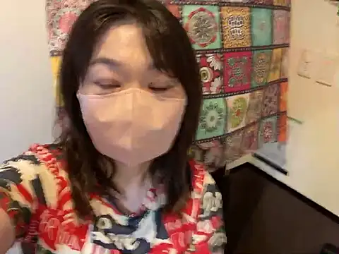 Snapshot of lemonade_madame chatting on June 19, 2026, 12:37 am lemonade madame online show from June 19, 2026, 12:37 am