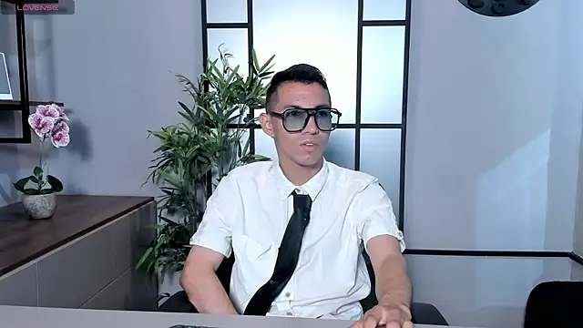 Dylan ross  online show from April 9, 2026, 11:48 am